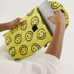 Baggu Smiley Laptop Sleeve